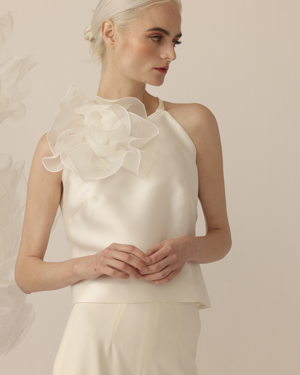 070A3334 Ambre in Ivory - Image 1
