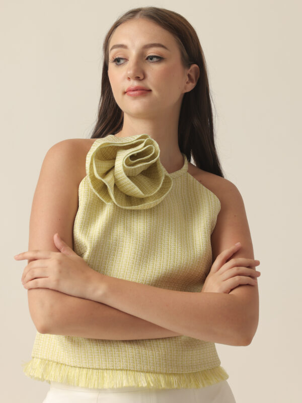 Isabela in Chartreuse